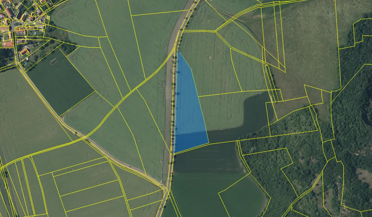 Prodej pole 136869 m²